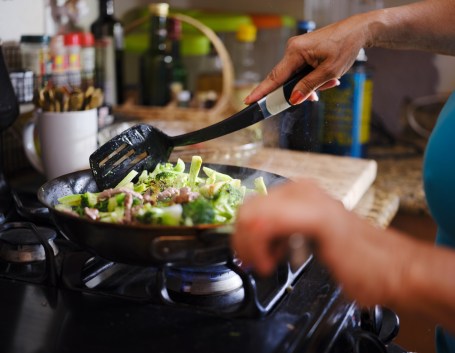 From Sweet to Spicy: How to Customize Your Own Easy Stir Fry Sauce